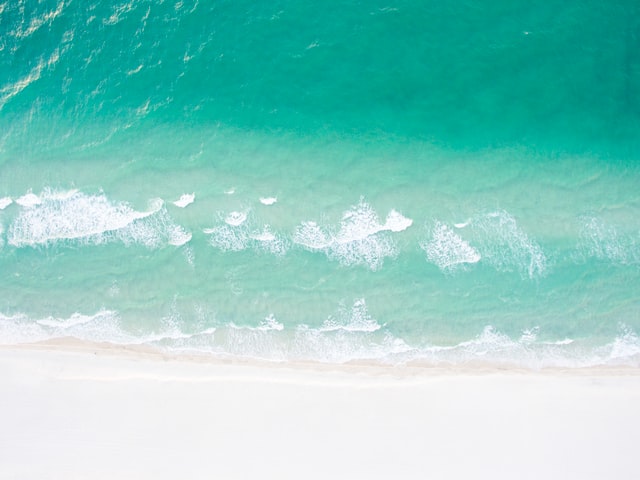 why-are-beaches-emerald-in-florida
