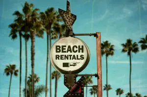 Read more about the article Budget Friendly Beach Hotels in Pensacola That Don’t Suck