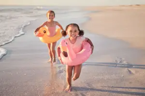 Read more about the article Best Beaches for Families: Emerald Coast Edition